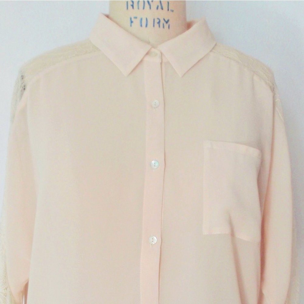 FOREVER 21 NUDE BLUSH SHEER LACE BUTTON DOWN BLOUSE L NWT - Picture 6 of 9